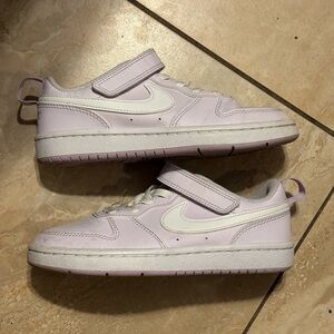 Nike Kids Light Purple and White Low Top Velcro Sneakers